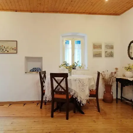 Lägenhet Lefki's House
